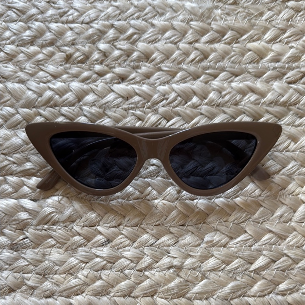Source Unknown Tan Cat-Eye Sunglasses